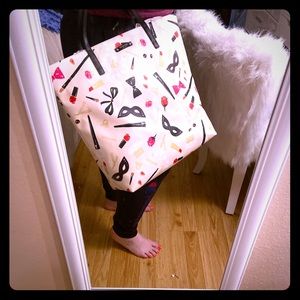 Kate spade tote makeup